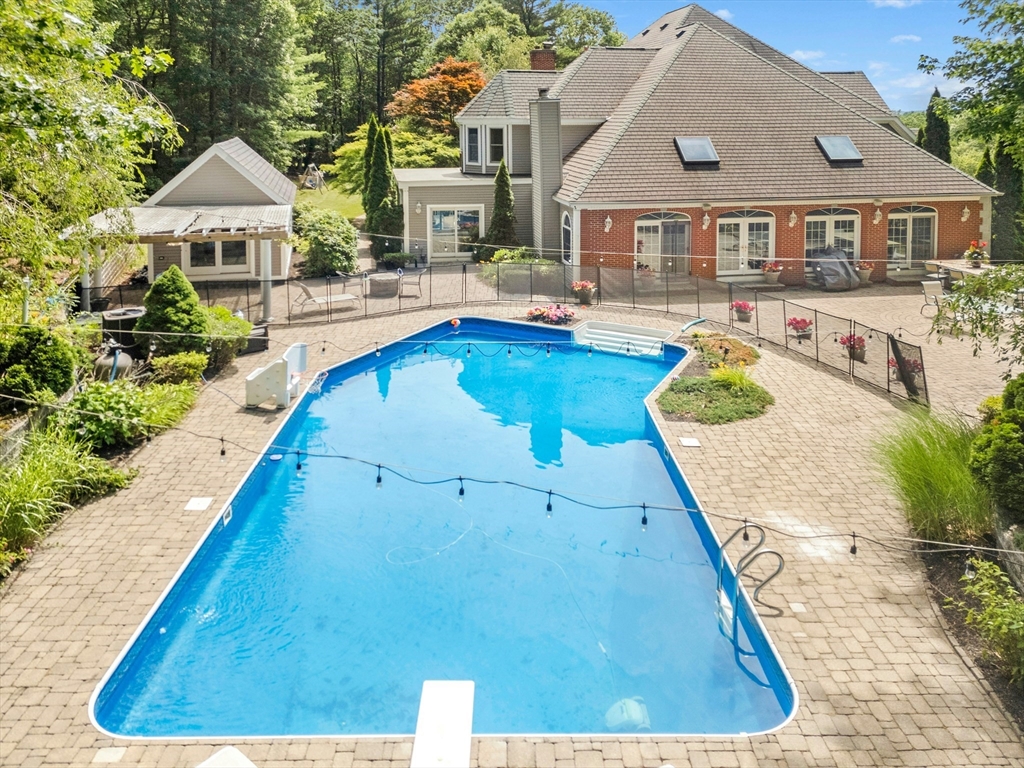 19 Elizabeth Drive