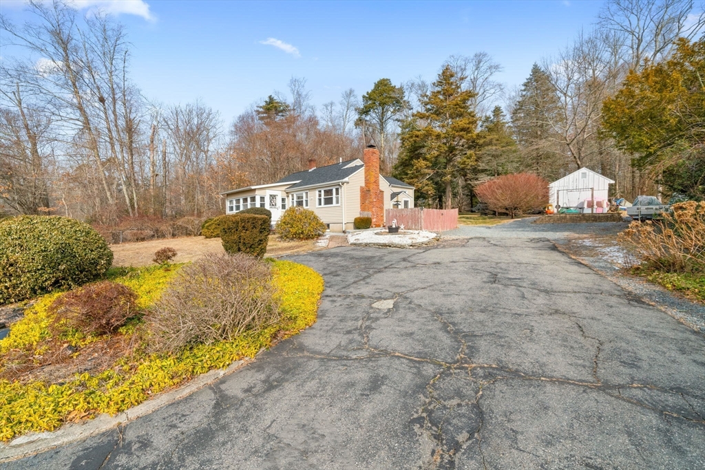 120 Hackett Ave