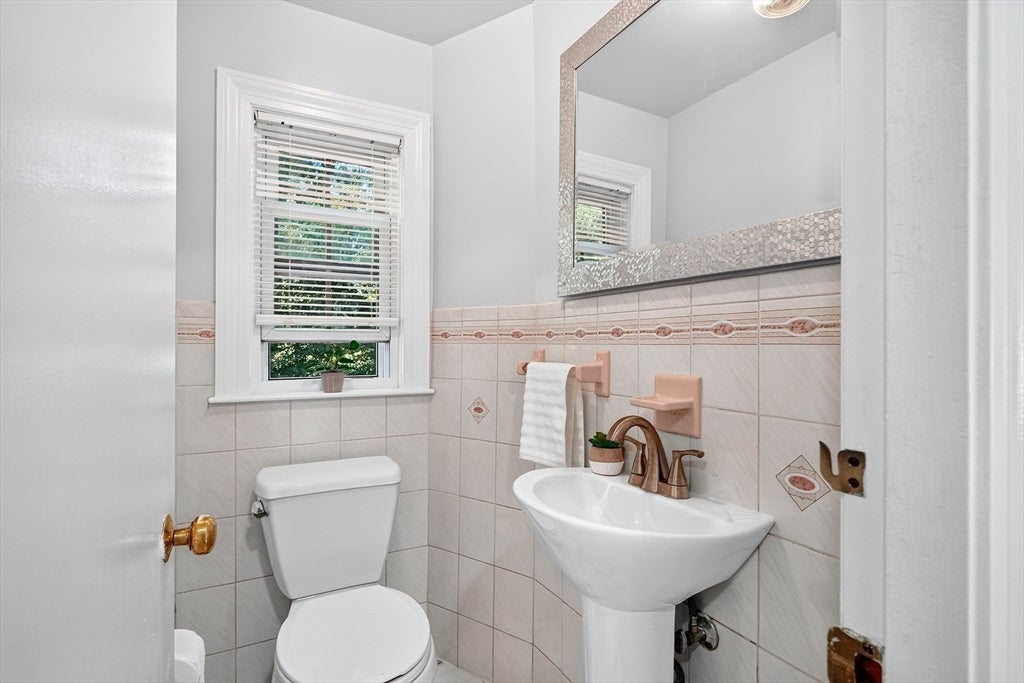 12 Fisher Terrace, Woburn, MA Photo #13