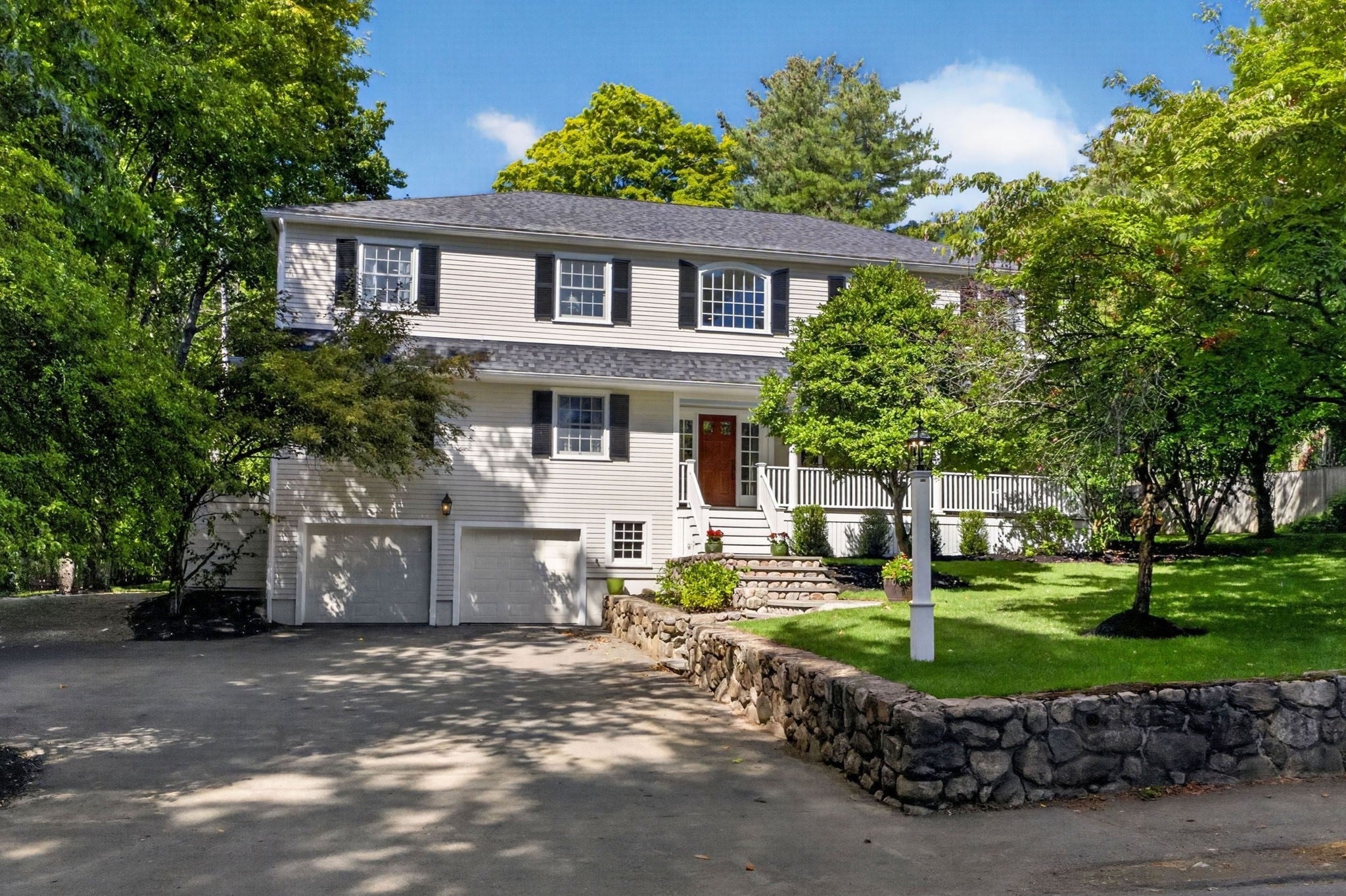Photo of 118 Benvenue St, Wellesley, MA