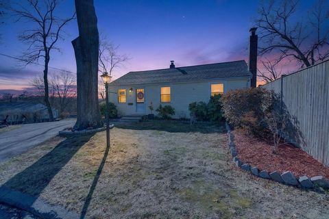 84 Algonquin St Brockton MA 02302