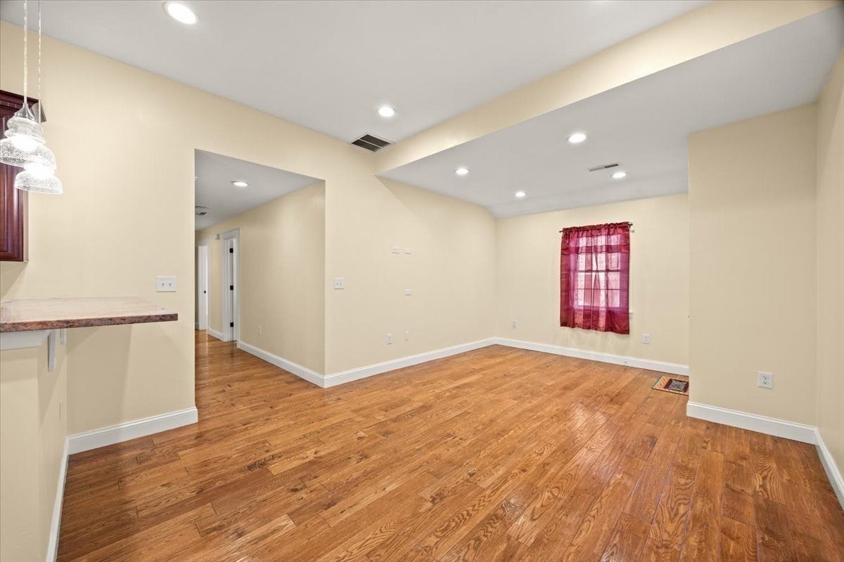5 Wyman Rd