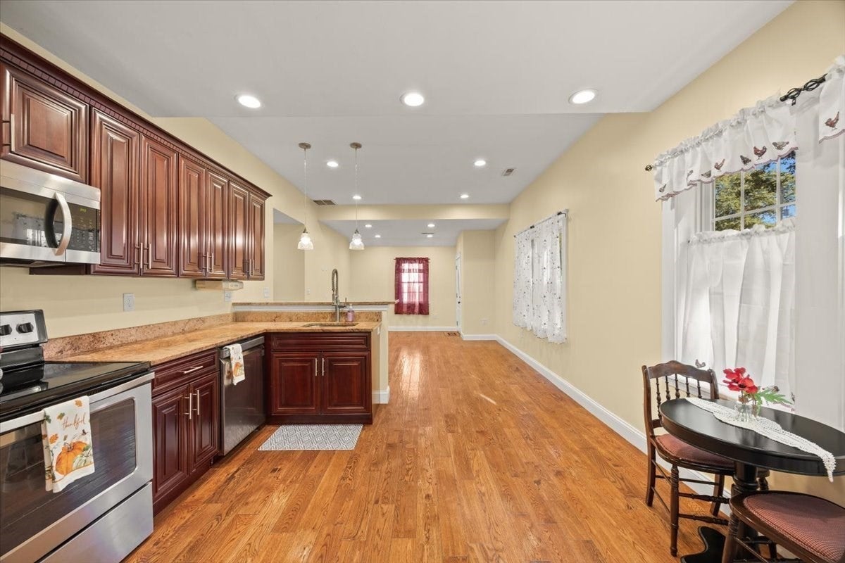5 Wyman Rd, Randolph, MA, 5 Wyman Rd, Randolph, MA Photo #6