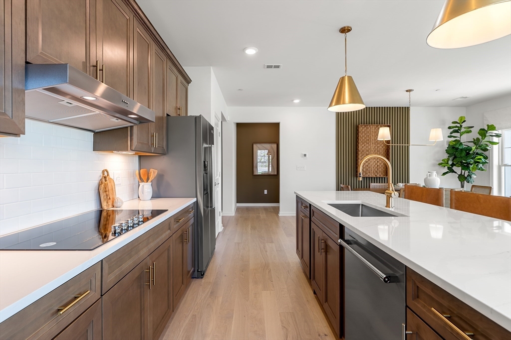 320 Martins Landing 107