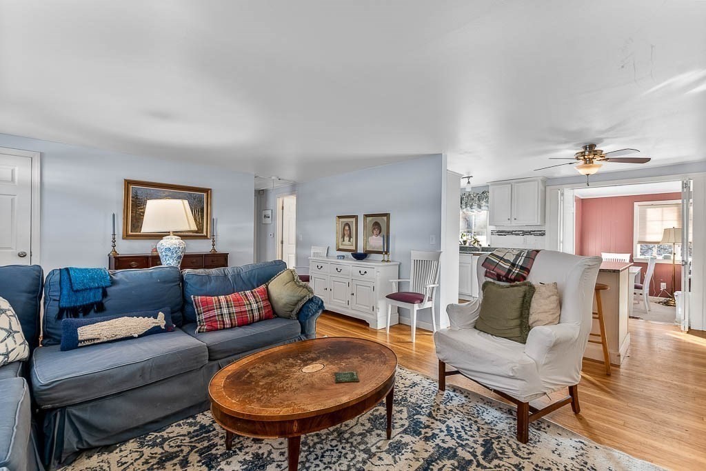 21 Spinning Brook Rd