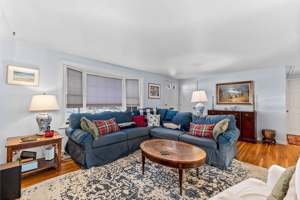 21 Spinning Brook Rd