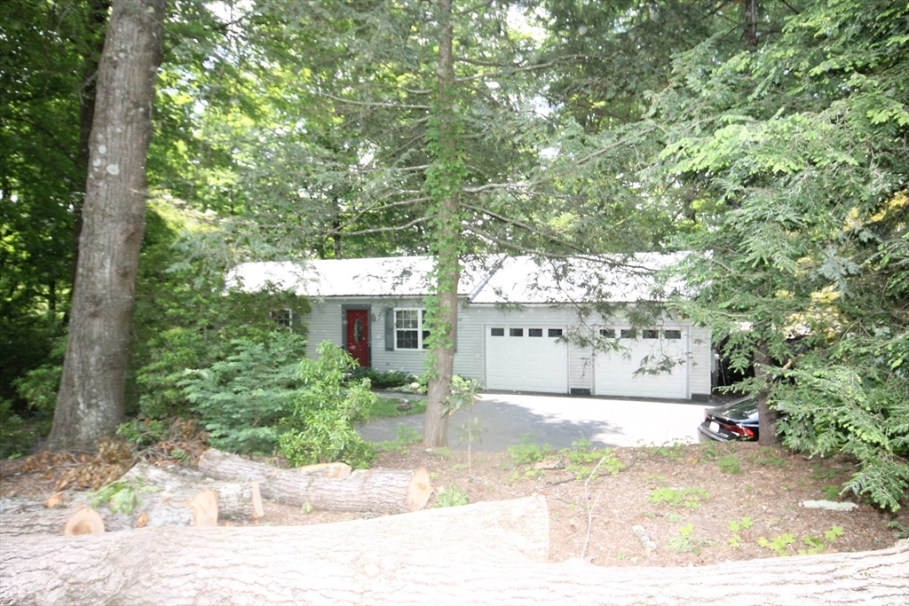 415 Montague Rd