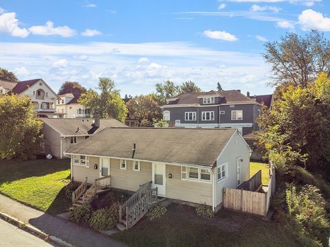 6 Holcombe St Worcester MA 01604