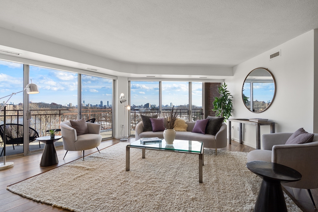 1010 Memorial Drive 6F