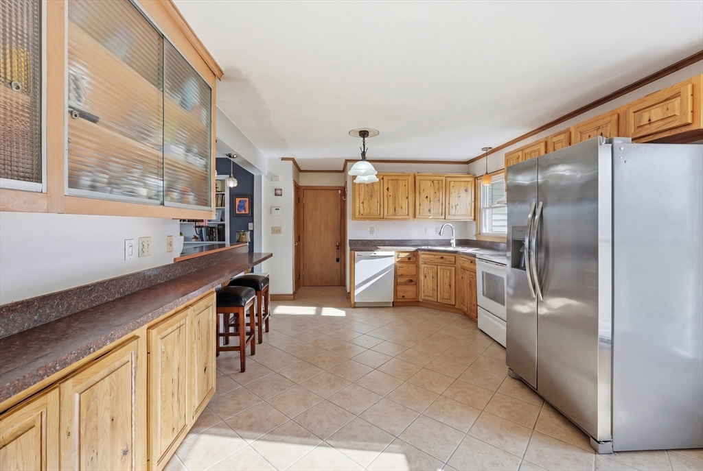 76 Fiske Hill Rd