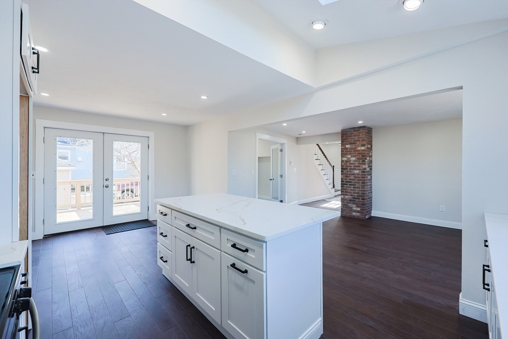 179 W Central St