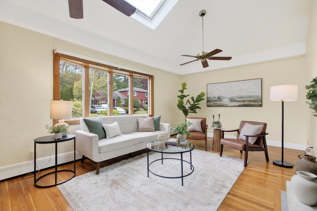 18 Williams Rd