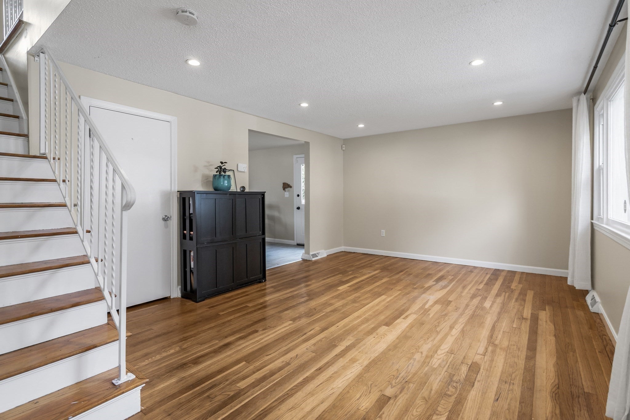 631 E Merrimack St #631, Lowell, MA, 631 E Merrimack St #631, Lowell, MA Photo #4