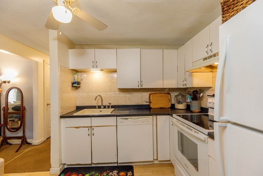 740 Central Street W1