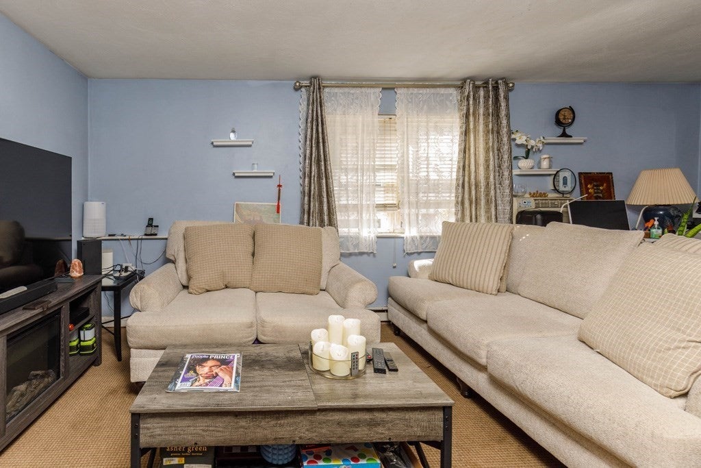 740 Central Street W1