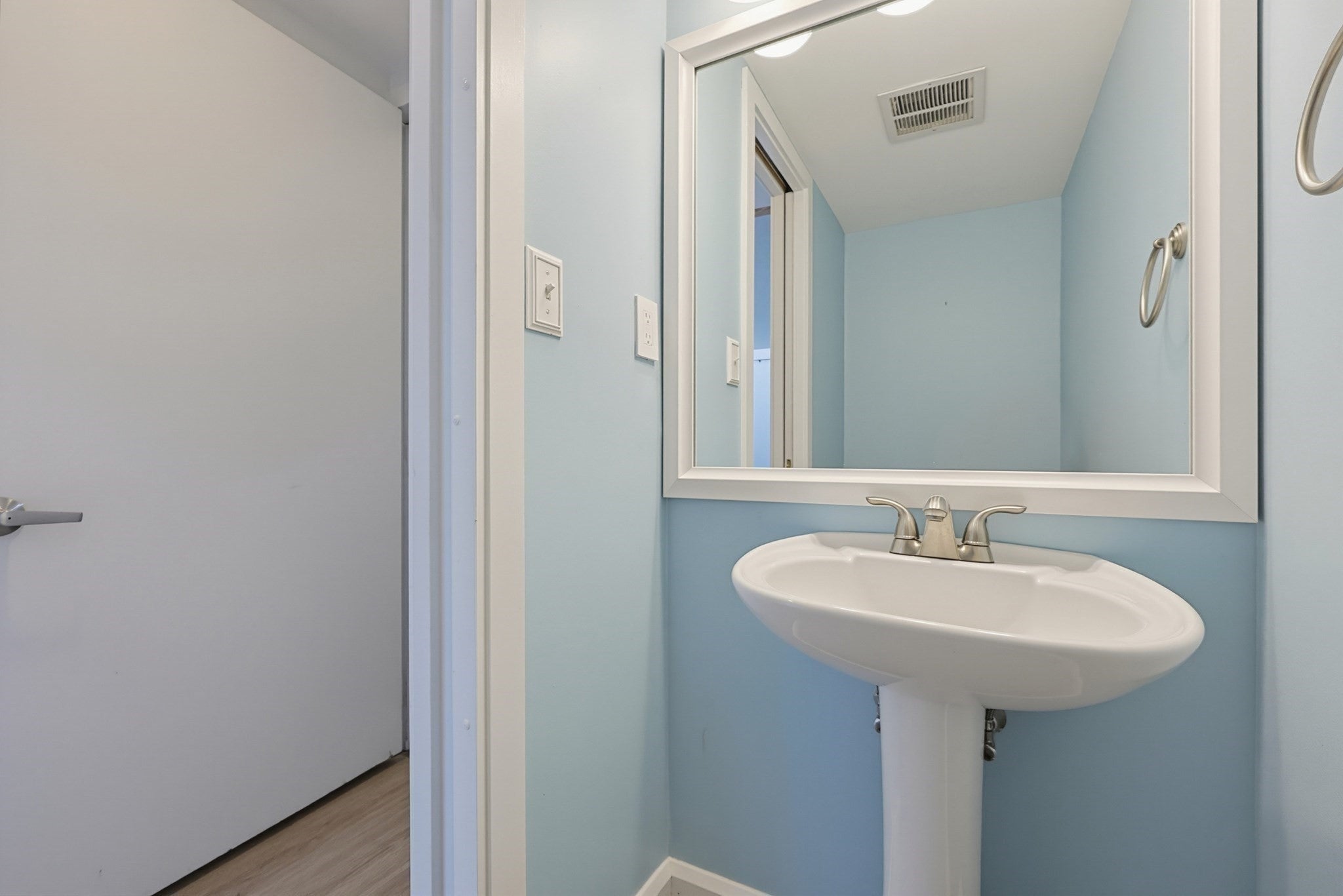 113 Governor Winthrop Rd #113, Somerville, MA, 113 Governor Winthrop Rd #113, Somerville, MA Photo #10