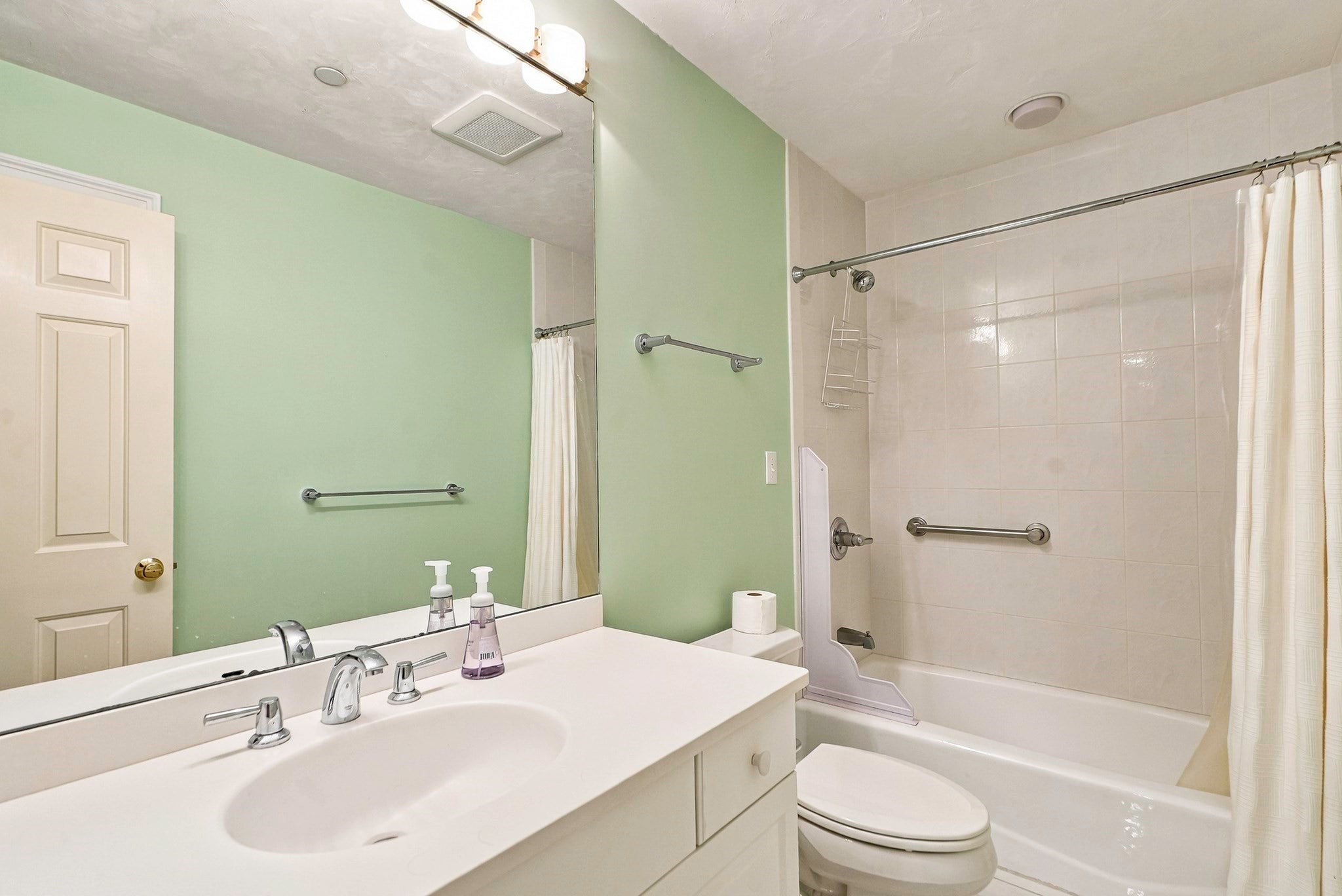 104 Dahlia Drive #104, Wayland, MA, 104 Dahlia Drive #104, Wayland, MA Photo #17