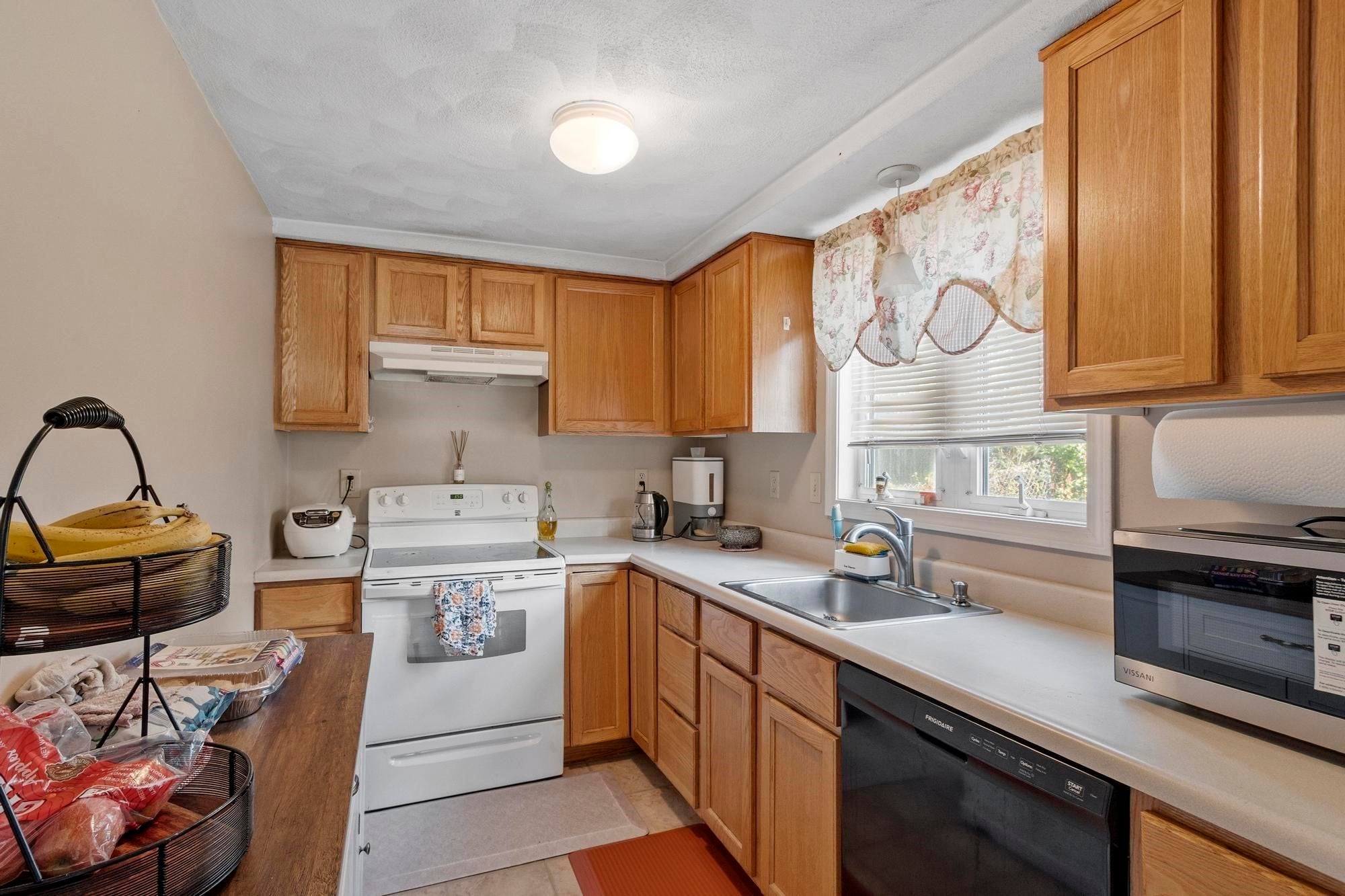 23 Pinehurst Ave, Billerica, MA Photo #13