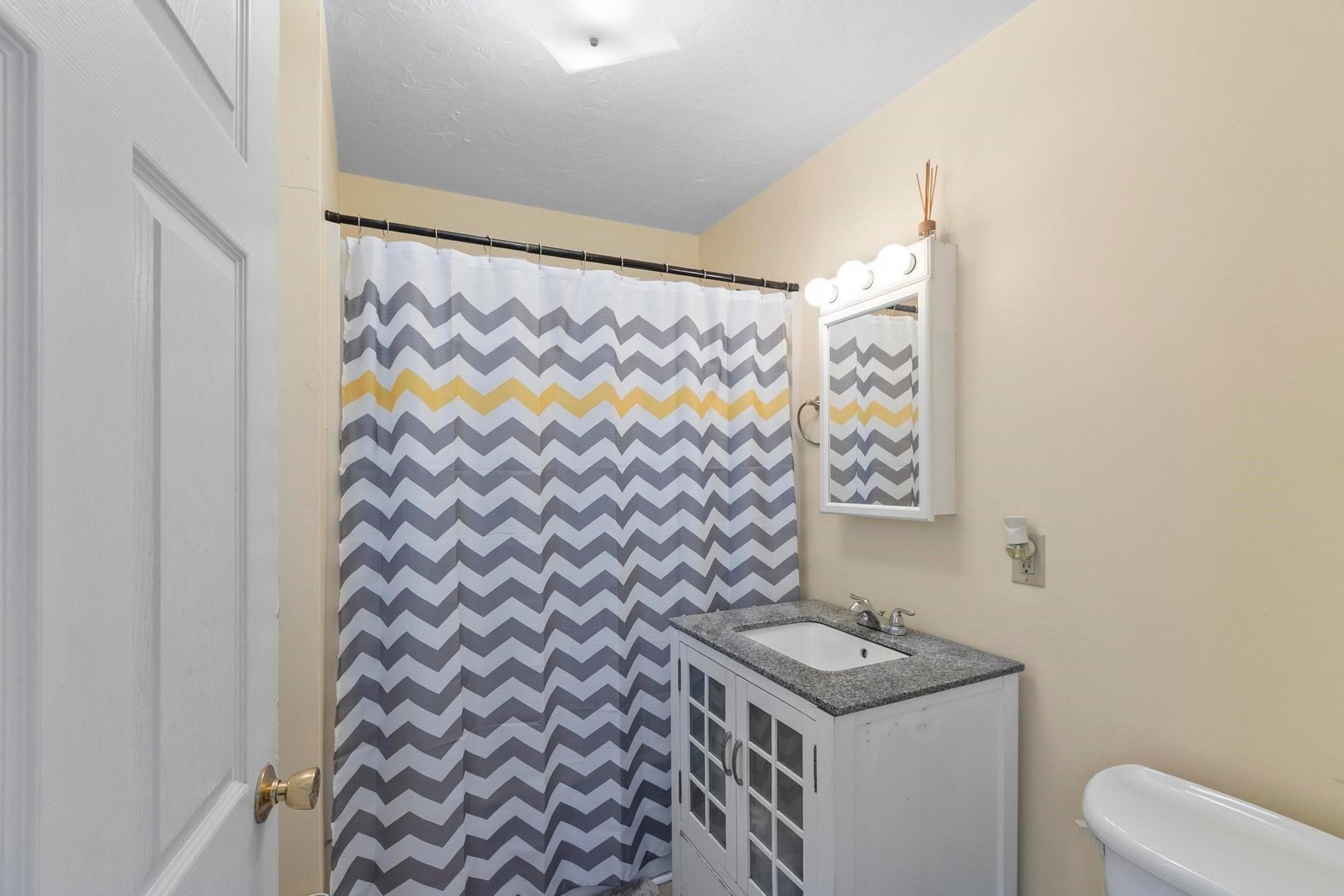 23 Pinehurst Ave, Billerica, MA Photo #16