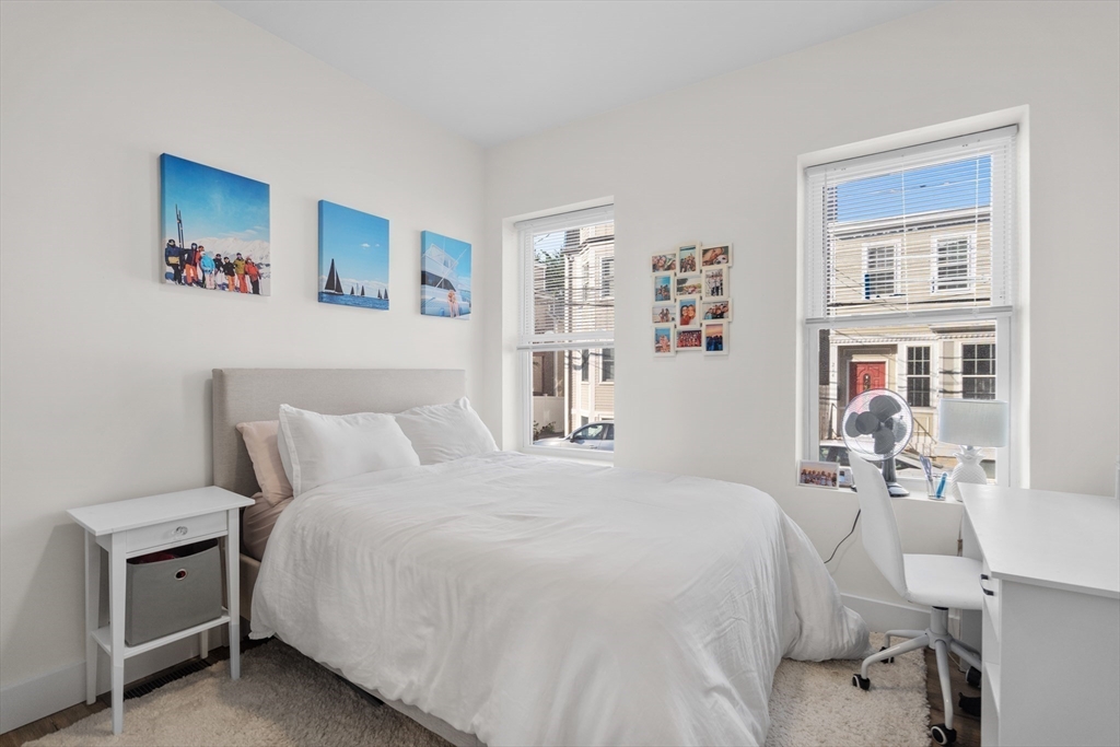 211 W 9th St