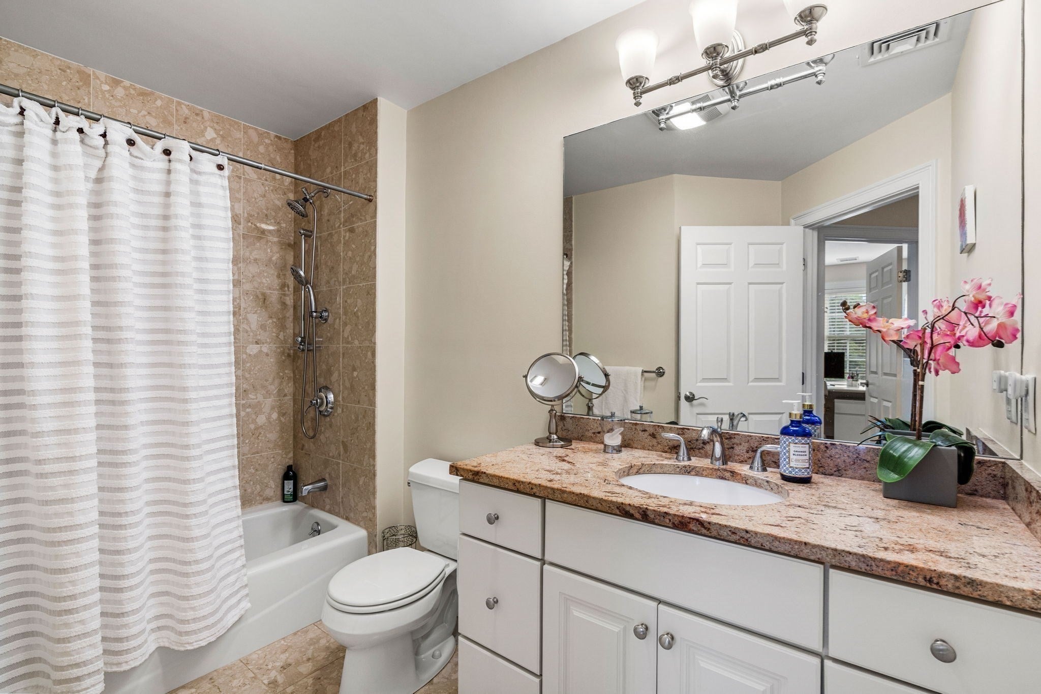 65 Crescent Rd #65, Needham, MA Photo #26