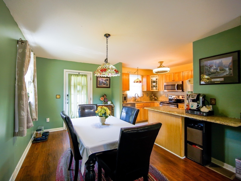 3038 Main St 3038