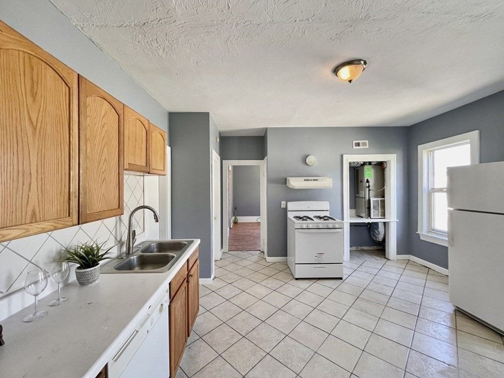 49.5-51 Ellsworth St, Worcester, MA, 49.5-51 Ellsworth St, Worcester, MA Photo #10