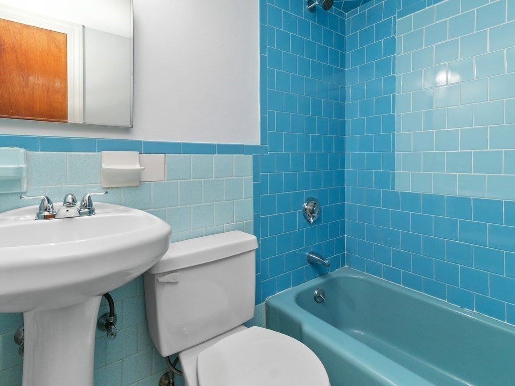 63 Rockridge Road, Waltham, MA Photo #12