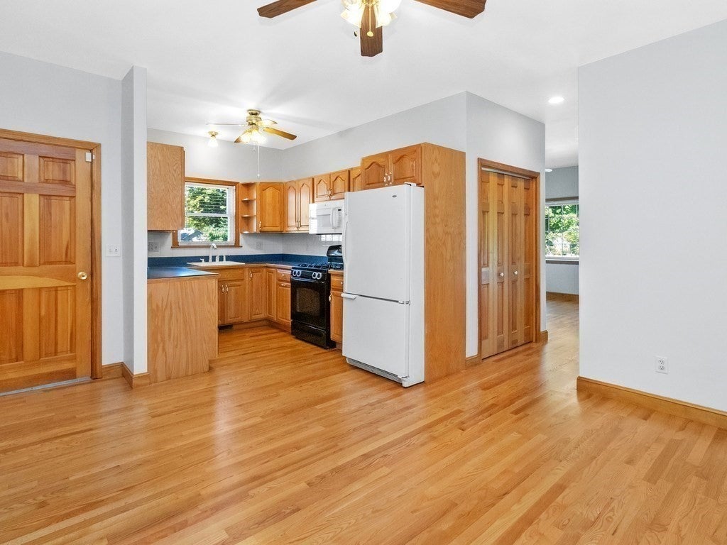63 Rockridge Road, Waltham, MA Photo #21