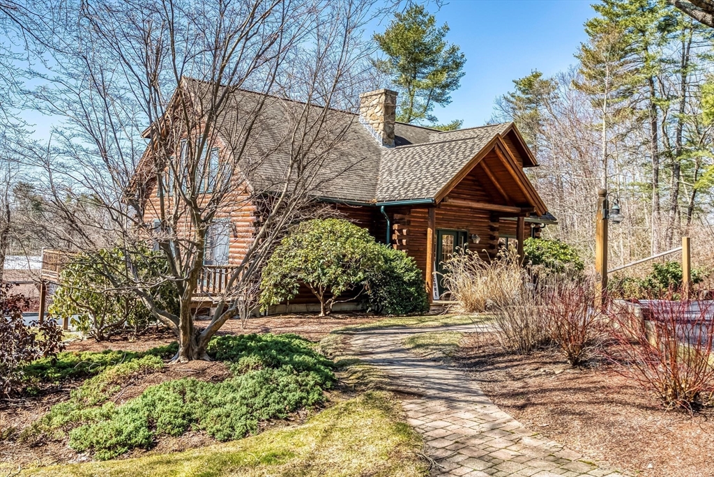 105 Uxbridge Rd
