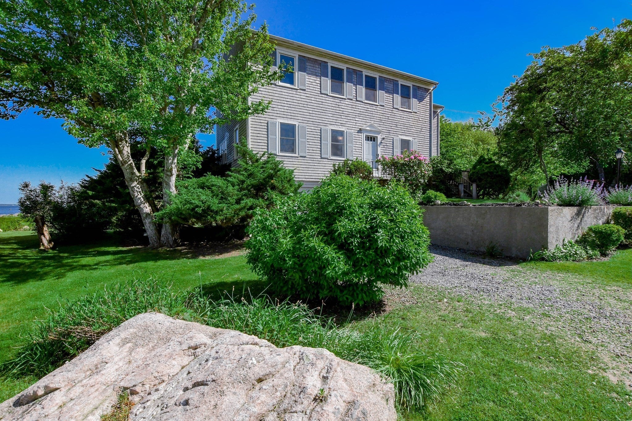 16 Bass Point Road
