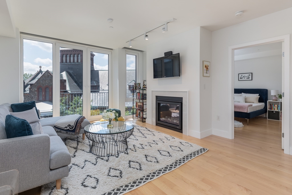 7 Beech St 310
