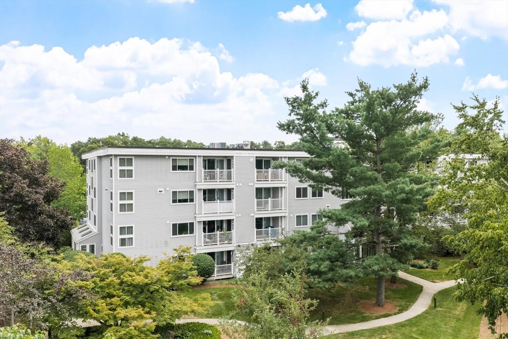 Photo of 255 North Rd, Chelmsford, MA