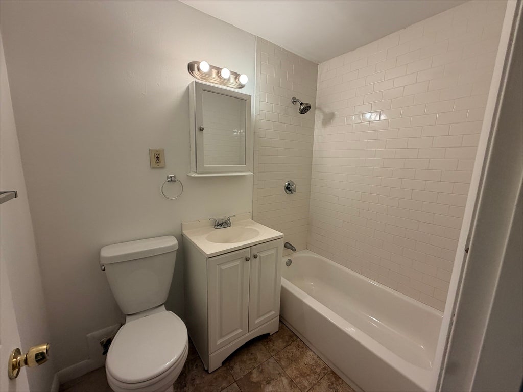 270 Quarry St #30, Quincy, MA, 270 Quarry St #30, Quincy, MA Photo #3