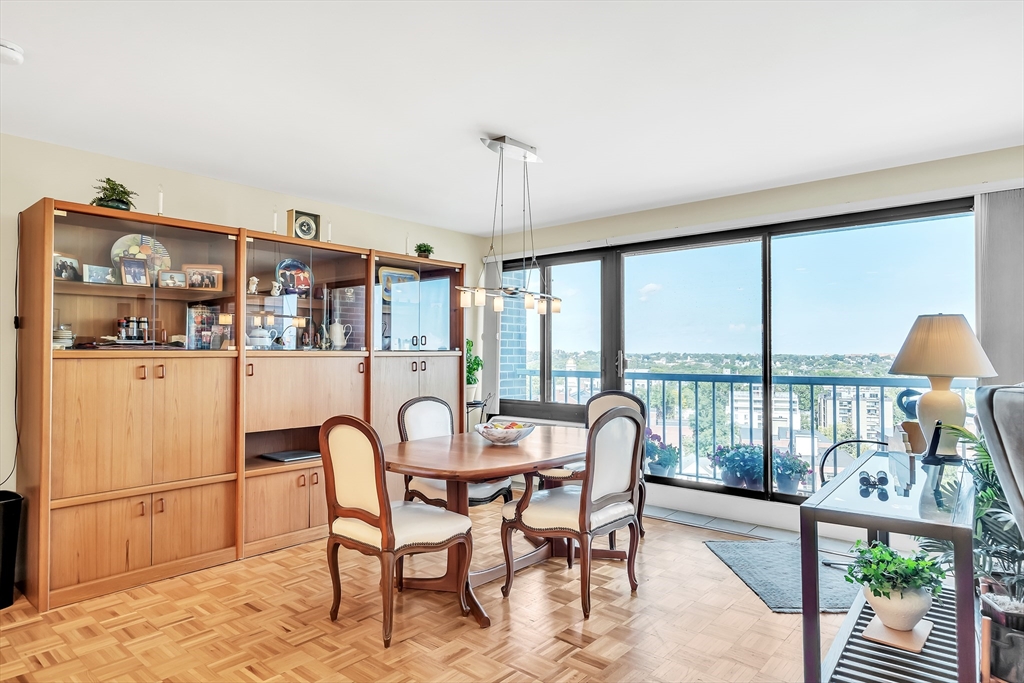 1105 Massachusetts Ave 10A