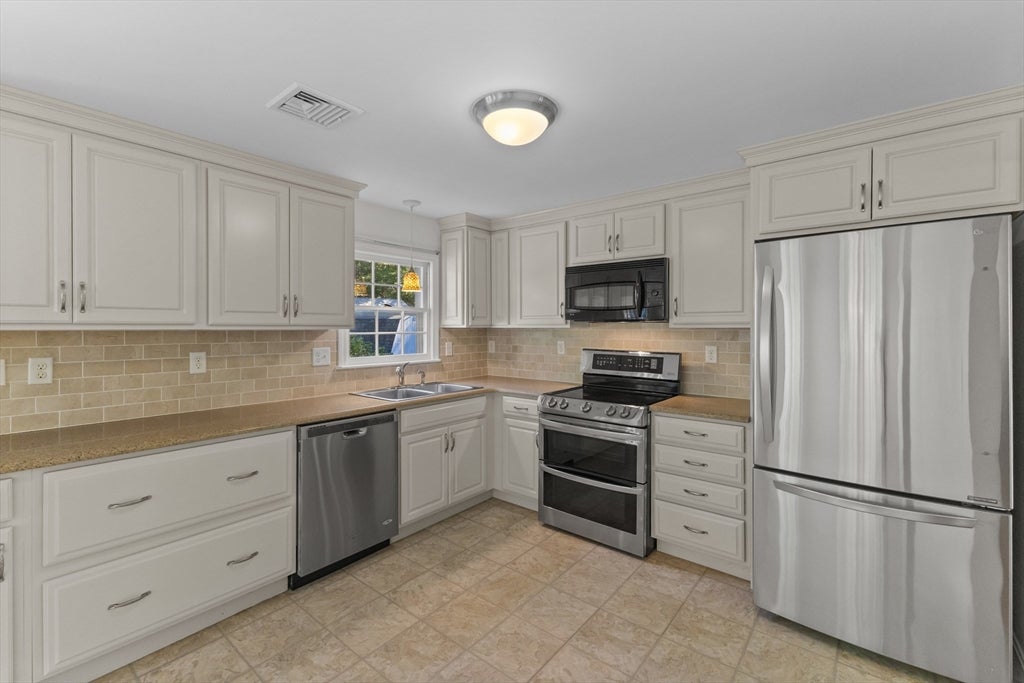 627 Main St, Dunstable, MA, 627 Main St, Dunstable, MA Photo #10