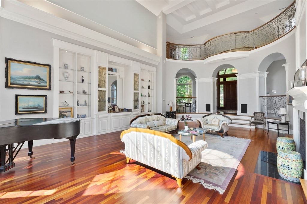 11 Fairway Dr