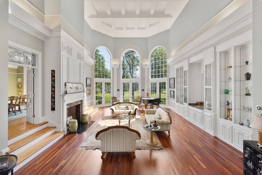 11 Fairway Dr