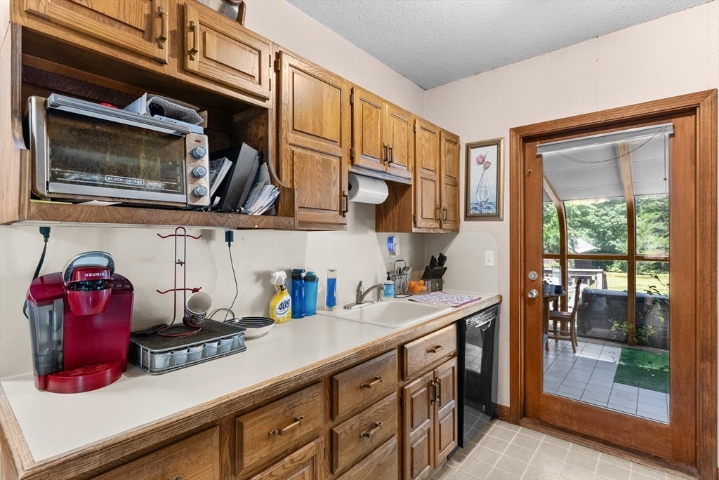 70 Central Blvd, Bellingham, MA, 70 Central Blvd, Bellingham, MA Photo #18