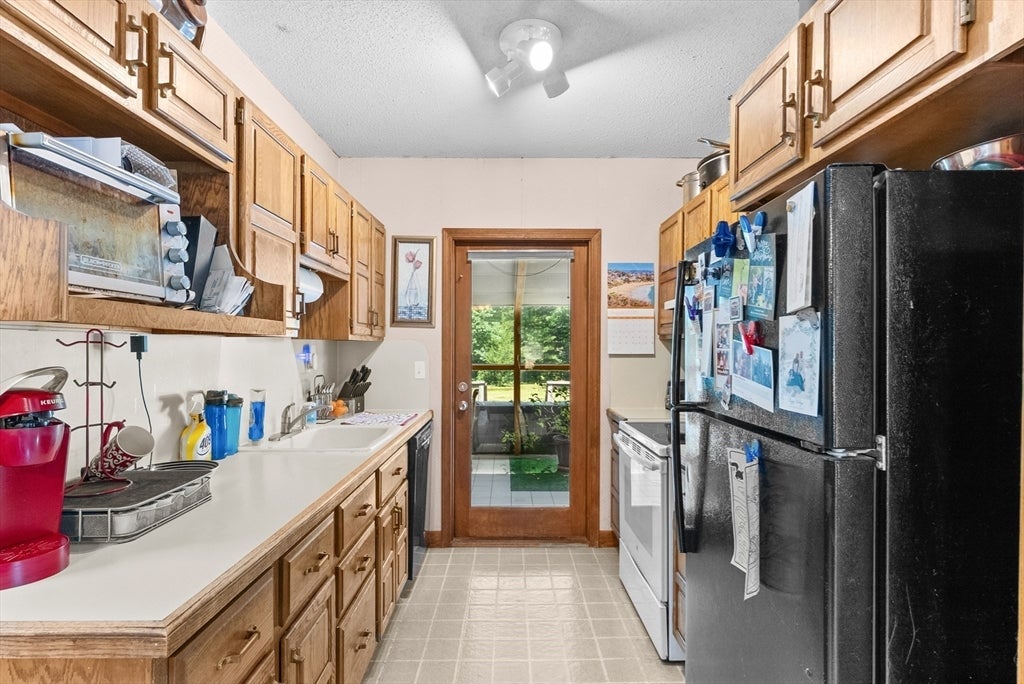 70 Central Blvd, Bellingham, MA, 70 Central Blvd, Bellingham, MA Photo #15