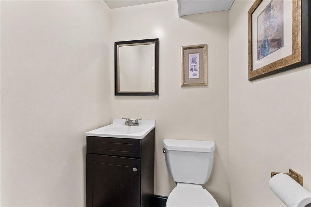 70 Central Blvd, Bellingham, MA, 70 Central Blvd, Bellingham, MA Photo #29