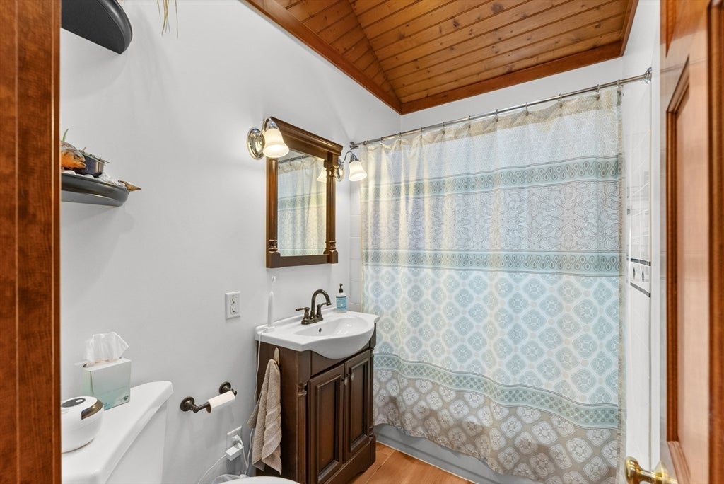 70 Central Blvd, Bellingham, MA, 70 Central Blvd, Bellingham, MA Photo #19