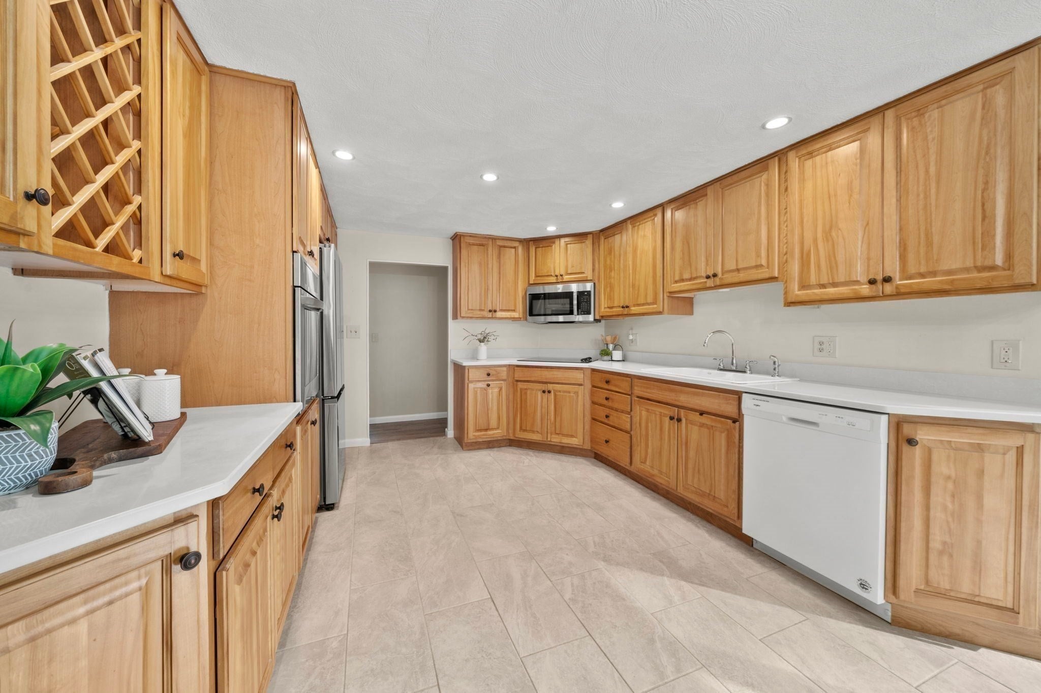48 Catherine Dr, Peabody, MA, 48 Catherine Dr, Peabody, MA Photo #7