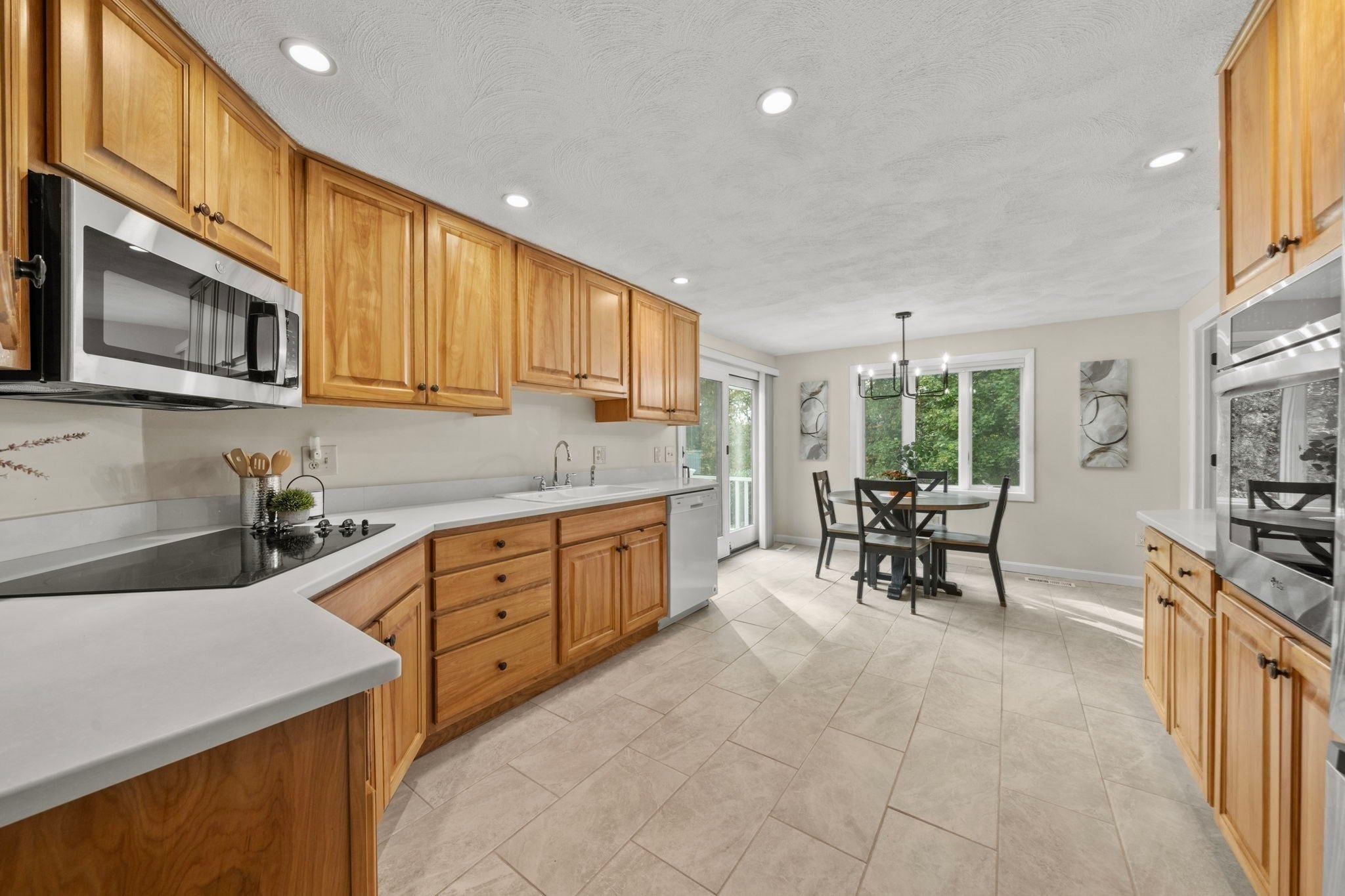 48 Catherine Dr, Peabody, MA, 48 Catherine Dr, Peabody, MA Photo #11