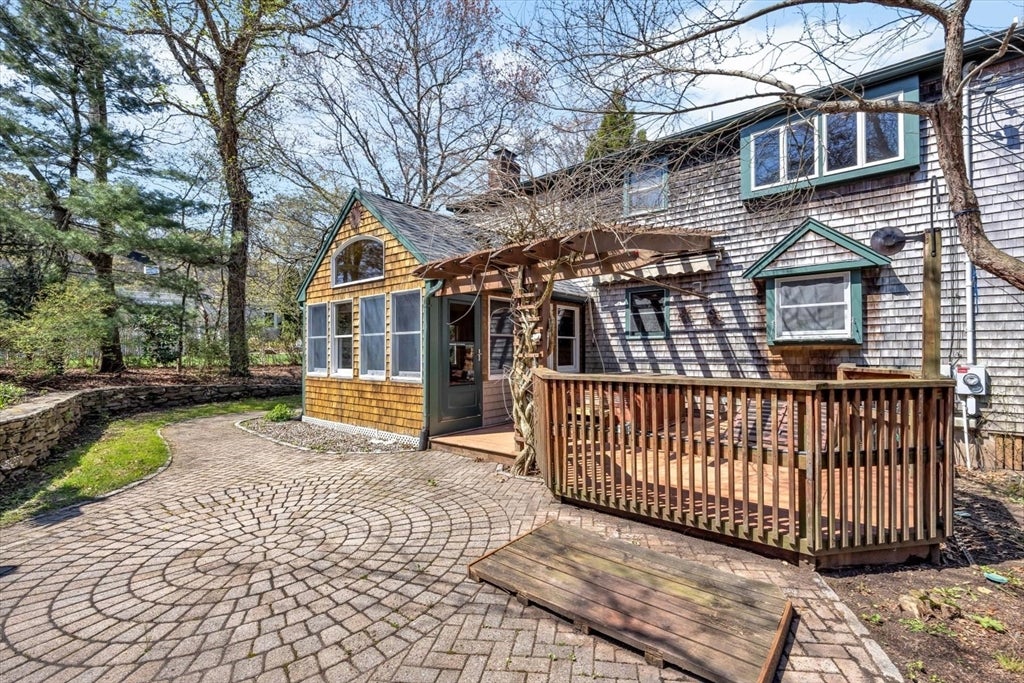 34 Hilltop Dr