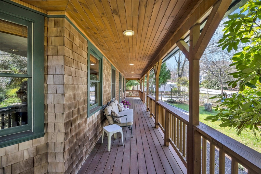 34 Hilltop Dr