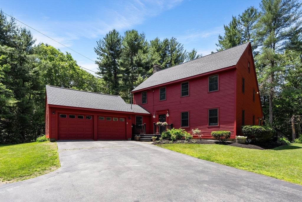 38 Manchaug Rd