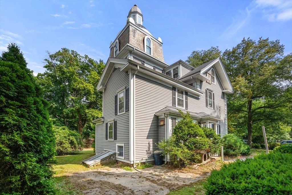 98 Kingsbury St