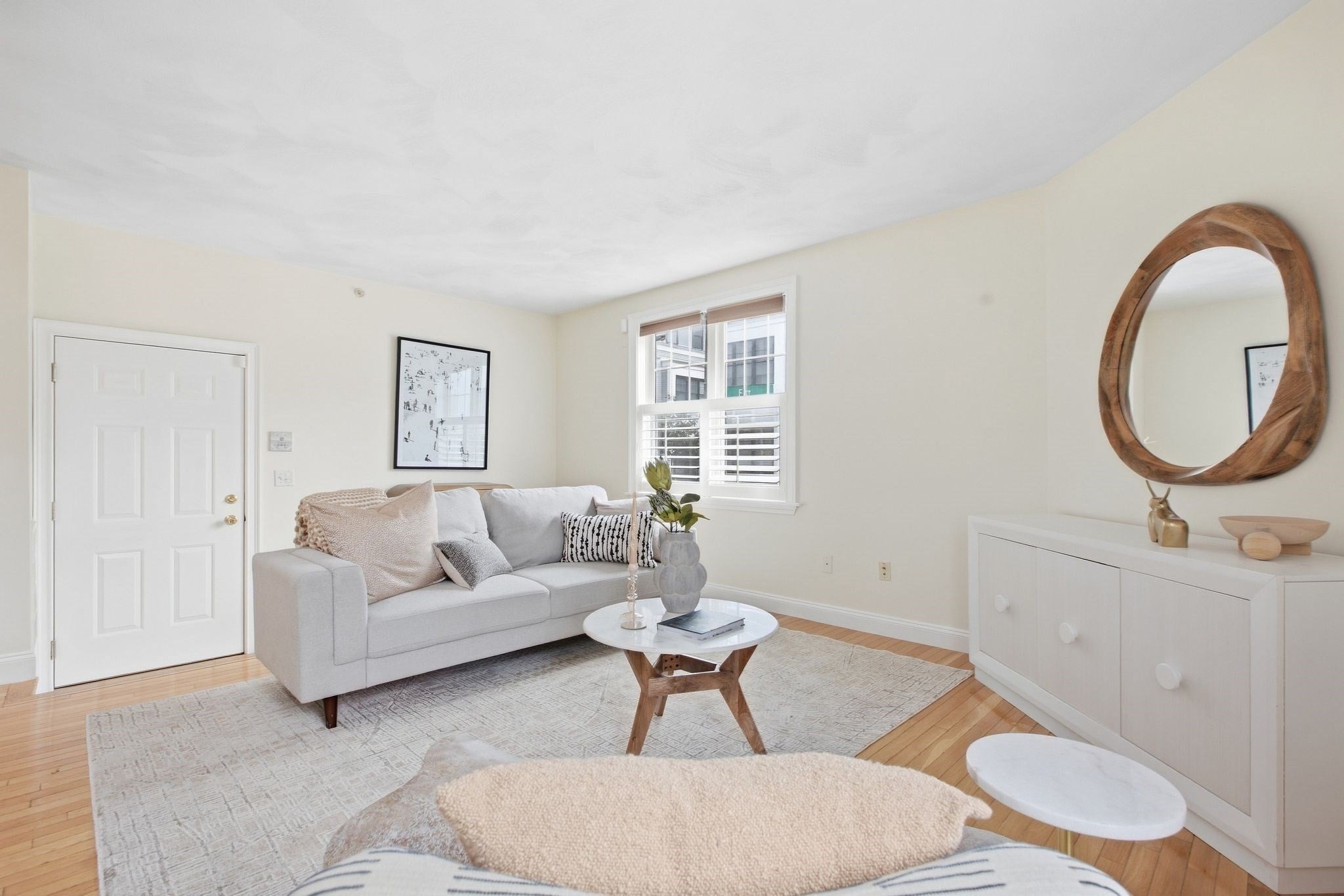 194 E St A