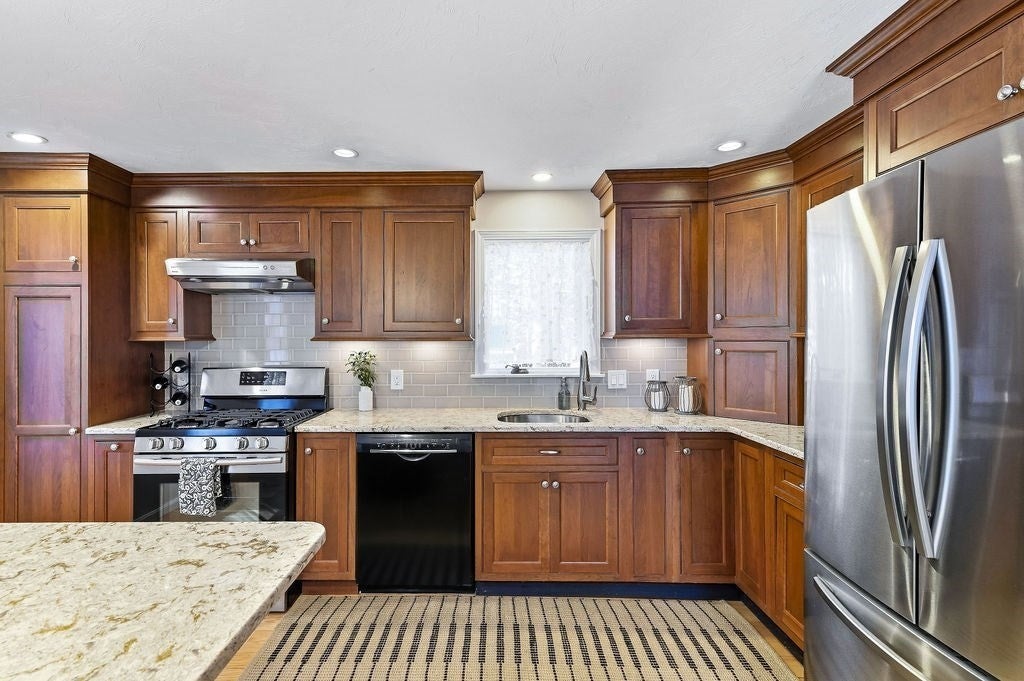 76 Woodridge Road, Duxbury, MA Photo #8